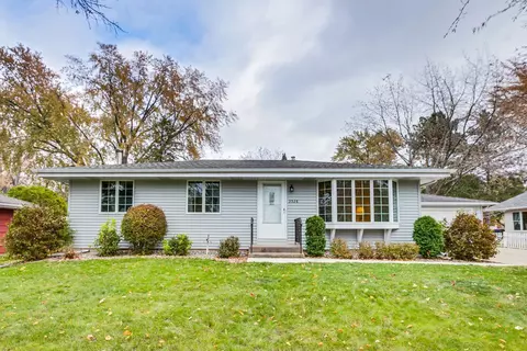 3528 Emerald Dr, White Bear Lake, MN 55110