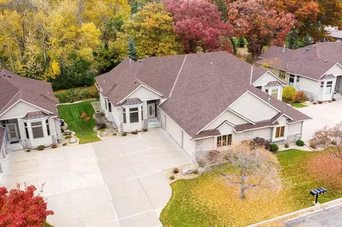 2192 Midland View Ct N, Roseville, MN 55113