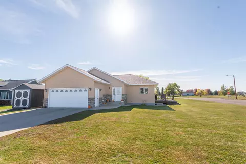 700 9th St NE, Perham, MN 56573
