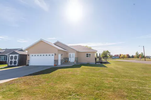 700 9th St NE, Perham, MN 56573