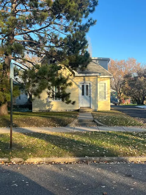 817 S 7th St, Brainerd, MN 56401