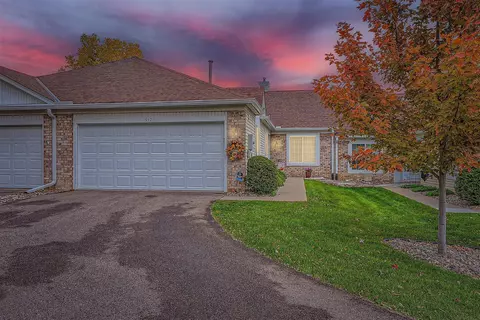 517 Markgrafs Lake Alcove, Woodbury, MN 55129