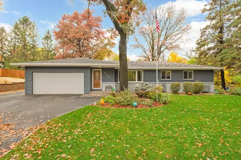 500 Valley High Rd, Burnsville, MN 55337