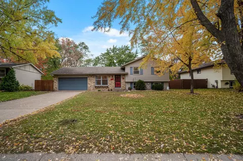 10411 Thrush St NW, Coon Rapids, MN 55433