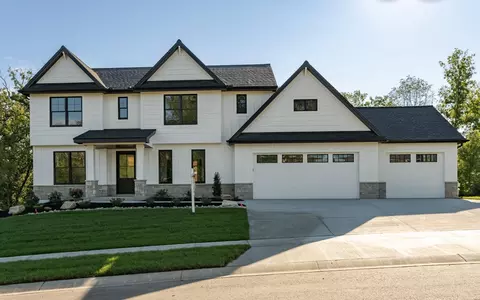 5008 Scenic Dr SW, Rochester, MN 55902