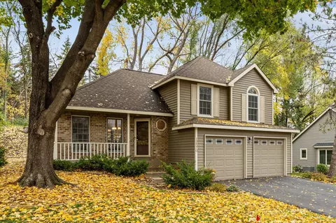 12570 Porcupine Ct, Eden Prairie, MN 55344