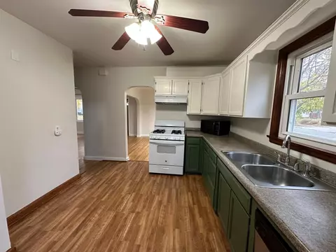 724 9th St SW, Willmar, MN 56201 photo 5