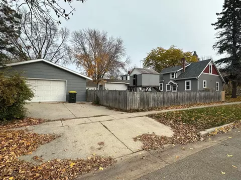 724 9th St SW, Willmar, MN 56201 photo 32