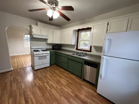 724 9th St SW, Willmar, MN 56201 photo 3