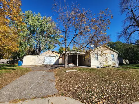 801 Irving Ave NW, Elk River, MN 55330