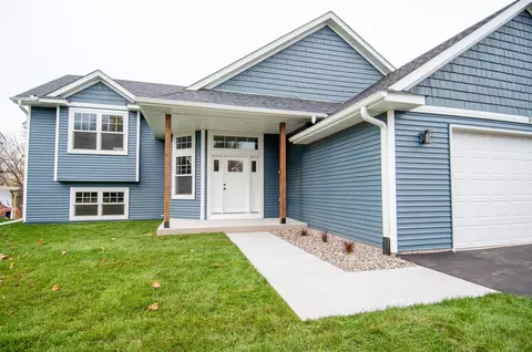 1957 Division St N, North Saint Paul, MN 55109