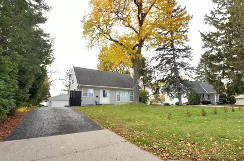 438 Bernard St E, West Saint Paul, MN 55118