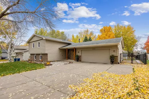 9142 Hemlock Ln N, Maple Grove, MN 55369