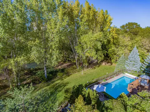417 Ramsey Ct, Carver, MN 55315