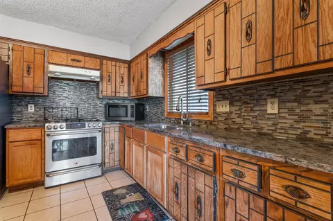 2916 84th Ave N, Brooklyn Park, MN 55444
