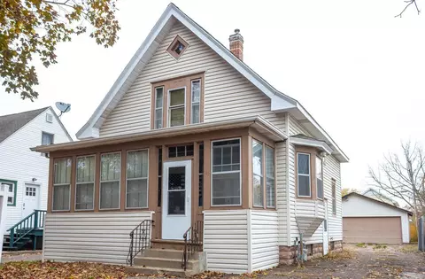 692 Victoria St S, Saint Paul, MN 55102