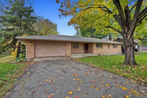 4928 Poppy Ln, Edina, MN 55435