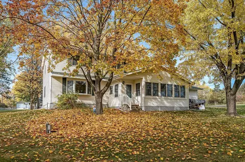 3060 Labore Rd, Little Canada, MN 55109