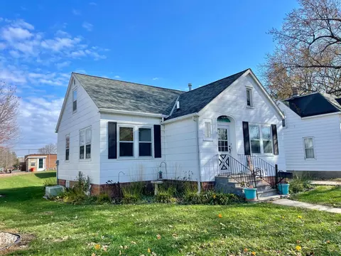 217 N Spring Ave, Springfield, MN 56087 photo 2