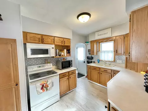 217 N Spring Ave, Springfield, MN 56087 photo 11