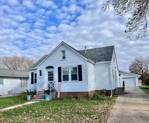 217 N Spring Ave, Springfield, MN 56087