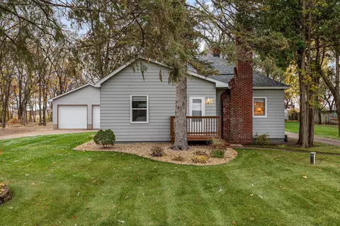 19223 Gillis St NW, Oak Grove, MN 55011