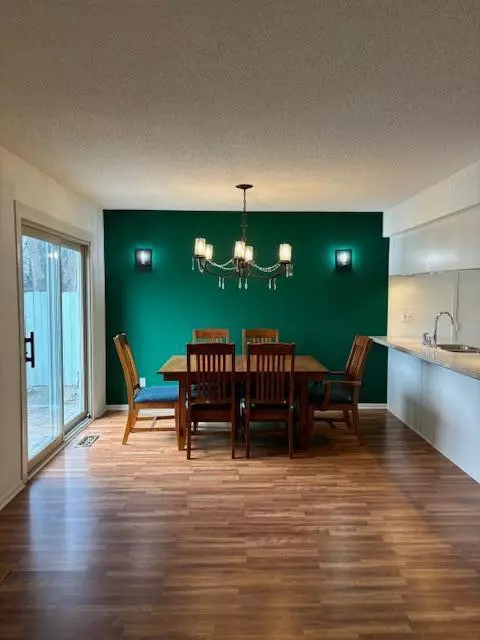 1766 Flamingo Dr, Eagan, MN 55122