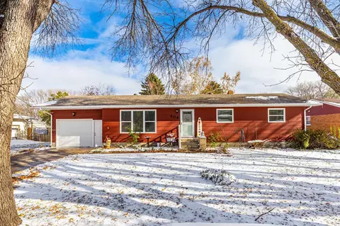 404 6th St NE, Barnesville, MN 56514