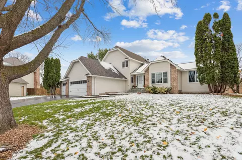 2813 Oriole Cir, Woodbury, MN 55125