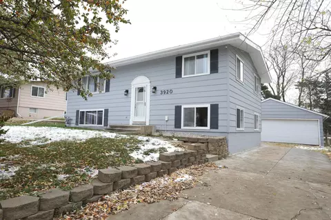 3920 Willow Heights Dr SW, Rochester, MN 55902