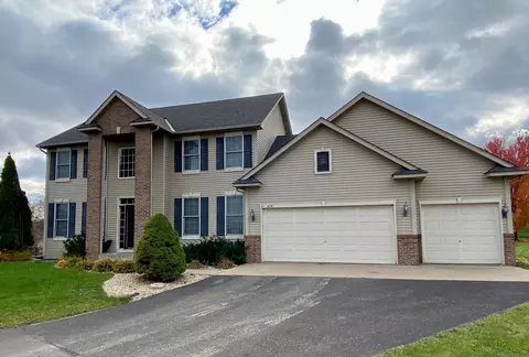 408 Wolfcreek Cir, Roberts, WI 54023