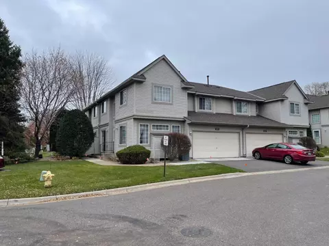 1092 Lovell Ave W, Roseville, MN 55113