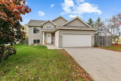 1923 W Oakes Dr, Saint Cloud, MN 56303