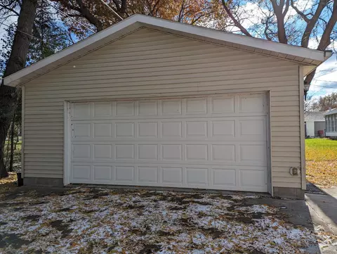 608 Cherry Ave, Albert Lea, MN 56007 photo 4