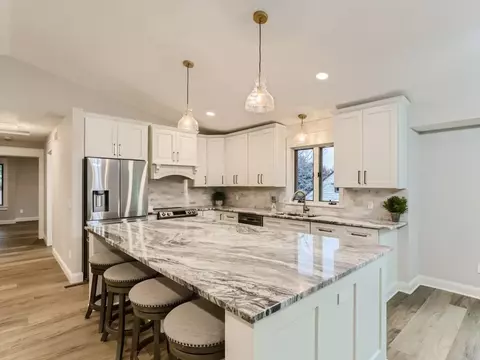 1064 Felix St, West Saint Paul, MN 55118