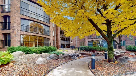 8430 Pennsylvania Rd #213, Bloomington, MN 55438