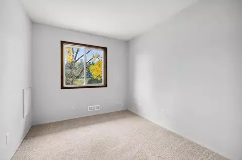 1375 Easter Ln, Eagan, MN 55123 photo 11