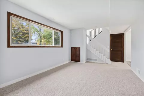 1375 Easter Ln, Eagan, MN 55123 photo 8