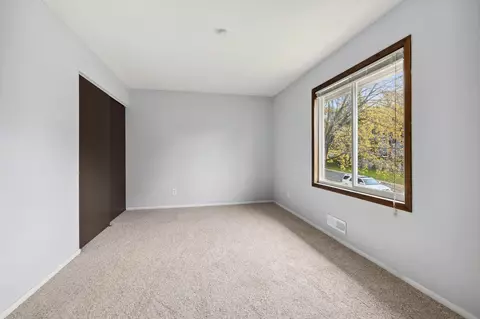1375 Easter Ln, Eagan, MN 55123 photo 12