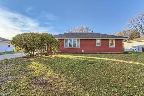 8660 Greenway Ave S, Cottage Grove, MN 55016