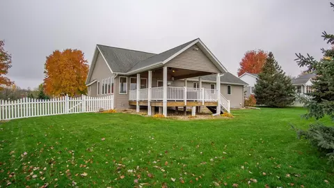 2317 Tower Ridge Ave, Menomonie, WI 54751