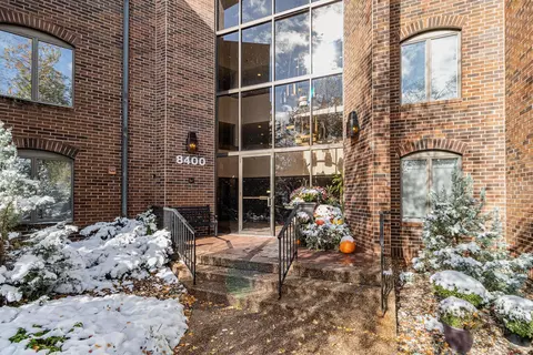 8400 Pennsylvania Rd #324, Bloomington, MN 55438