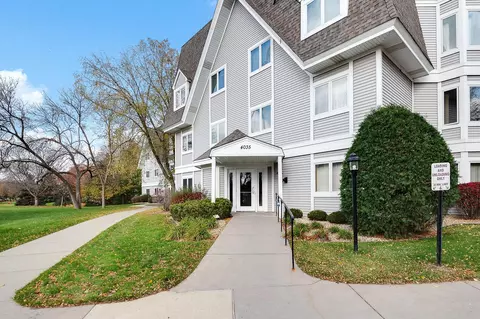 4035 Victoria St N #116, Shoreview, MN 55126