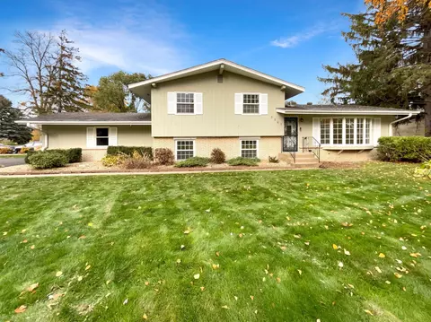 2147 Birch St, White Bear Lake, MN 55110