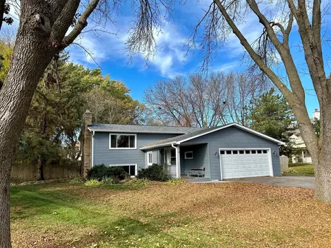 7346 Hames Way, Eden Prairie, MN 55346
