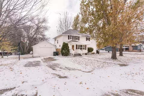 511 E Division St, Elbow Lake, MN 56531