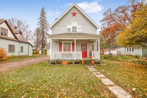 307 2nd St SW, Braham, MN 55006