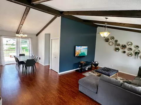 11506 W River Hills Dr, Burnsville, MN 55337