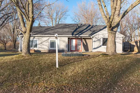 6807 Meadowbrook St SE, Rochester, MN 55904