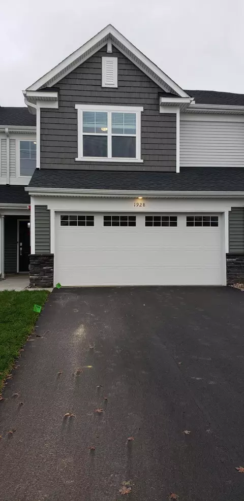 1928 Tyrone Dr, Shakopee, MN 55379